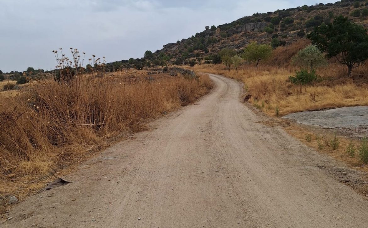 Arreglo de caminos Valle del Chorrito