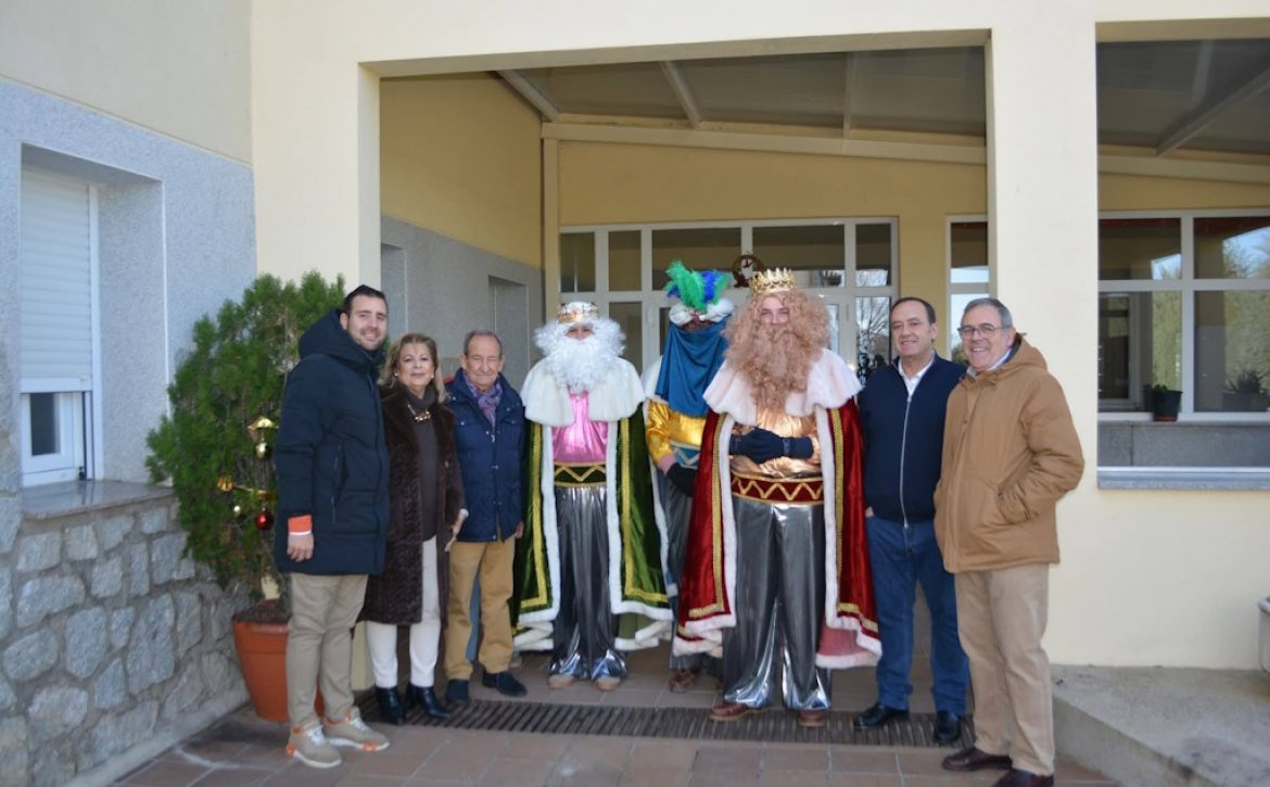 Los Reyes Magos en la residencia Los Peñascales 29